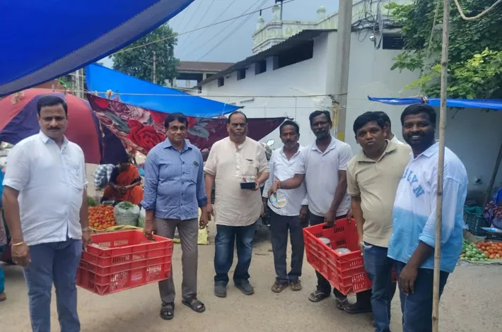 అన్నార్తుల చెంతకే..... ఆధి దేవుడి ప్రసాదం