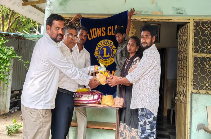 గిరిజన విద్యార్థులకు లయన్స్ క్లబ్ చేయూత