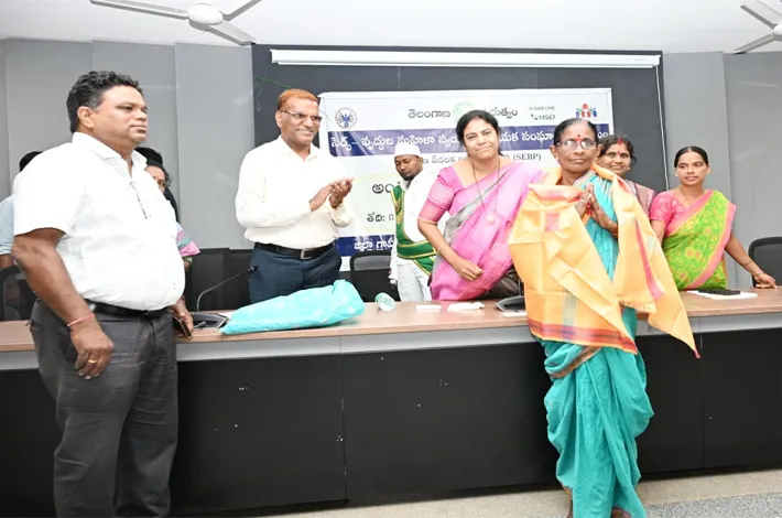 వయోవృద్ధుల సంక్షేమానికి ప్రత్యేక చర్యలు తీసుకుంటాం
