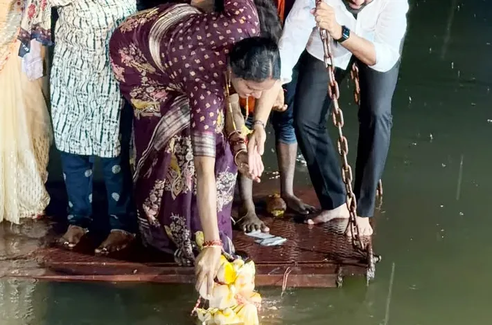 భక్తి శ్రద్ధలతో గణనాథుడికి వీడ్కోలు..