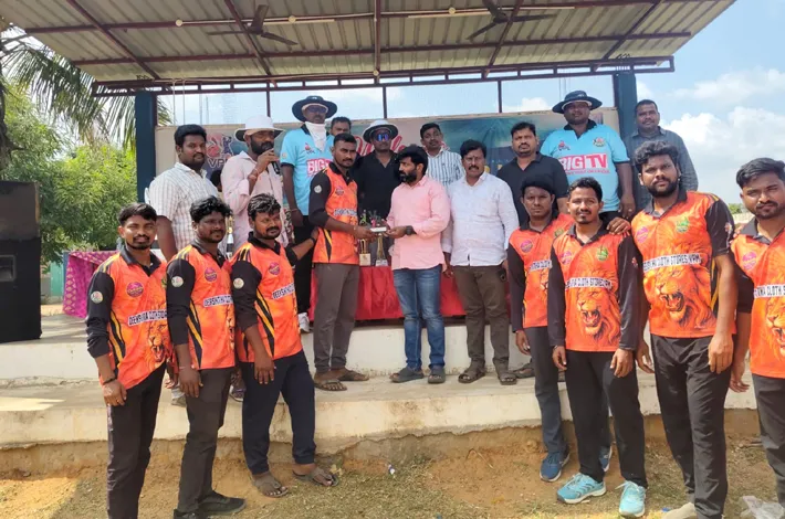 ఐదవ రోజు కొనసాగుతున్న క్రికెట్ 