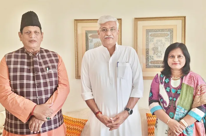 కేంద్ర మంత్రి గజేంద్ర సింగ్ షెకావత్‌ను కలిసిన మీర్ ఫిరాసత్ అలీ బక్రీ