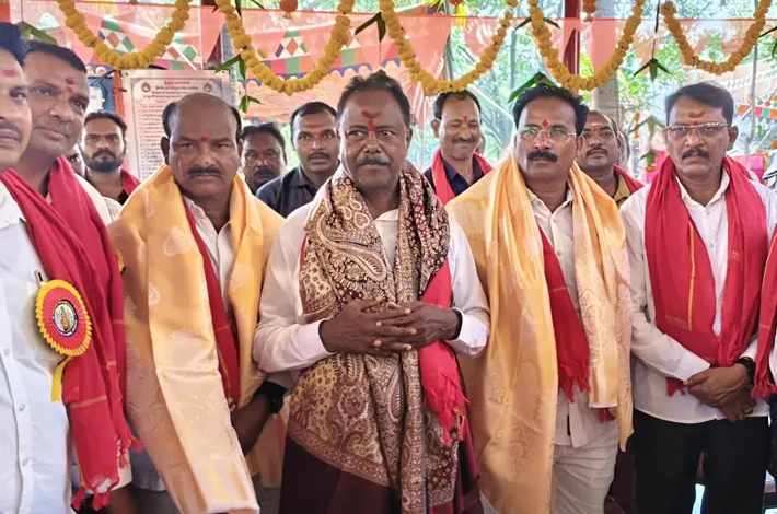 దుర్గామాత ఆశీస్సులతో ప్రజలంతా సుఖసంతోషాలతో ఉండాలి