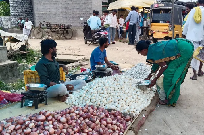 వంటింటిలో  ధర ల మంట