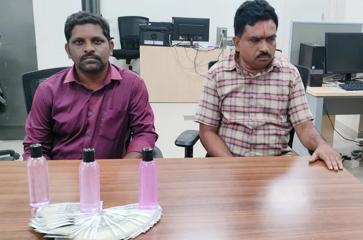 ఏసీబీ వలలో ఇద్దరు అధికారులు