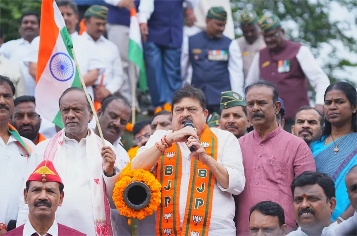 విమోచనం పట్టదా?