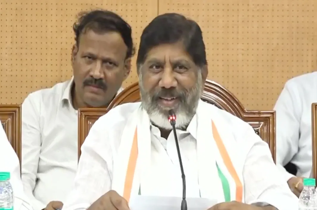 ఒప్పంద కార్మికులకు తీపి కబురు