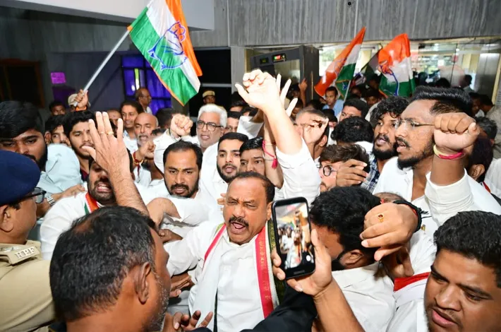 రైళ్ల కోసం కాంగ్రెస్ రణం