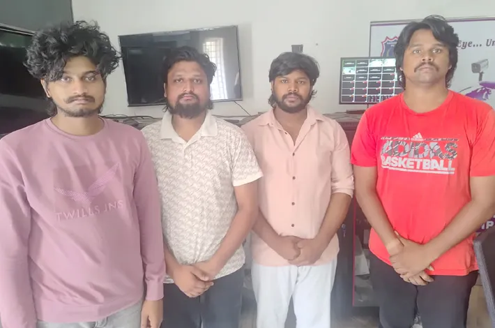 మహిళ పట్ల అసభ్యకర వ్యాఖ్యలు.. వెంబడించి వేధింపులు