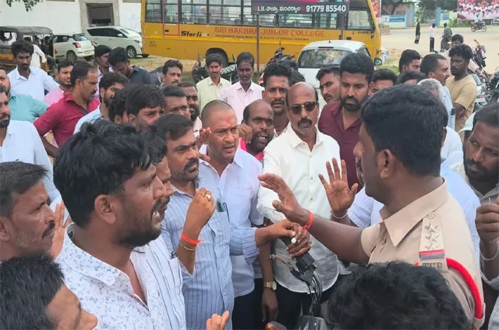 కాంగ్రెస్ నాయకుల తీరుపై భగ్గుమన్న బిఆర్ఎస్ 