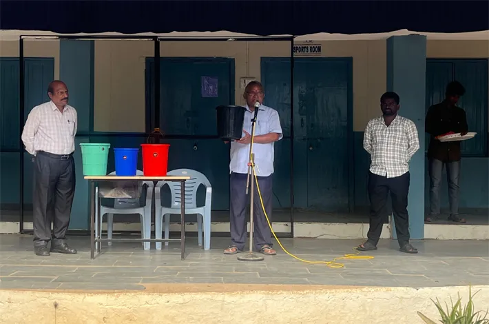 పర్యావరణాన్ని కాపాడటానికి వ్యర్థాలను సరిగ్గా నిర్వహించండి