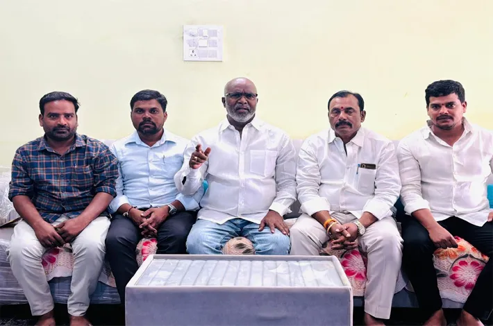 దేవి రవీందర్‌పై దాడిని ఖండిస్తున్నాం