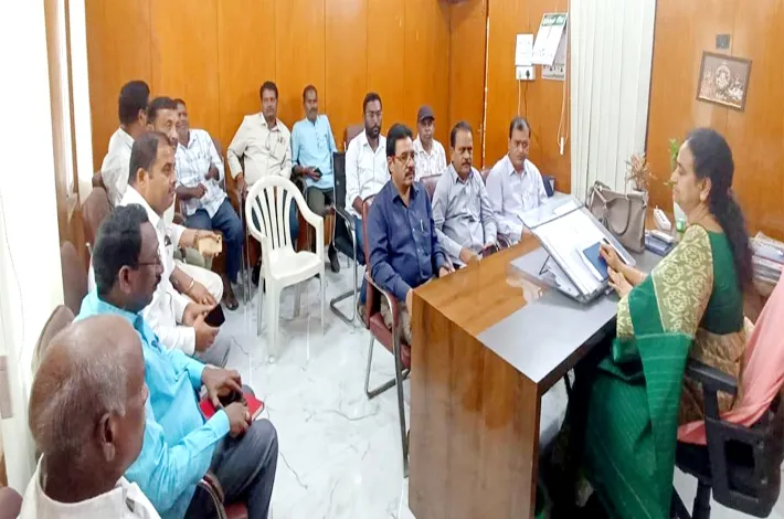 అర్హత కలిగిన వారు ఓటరుగా నమోదు చేయించుకునేలా పార్టీలు సహకరించాలి