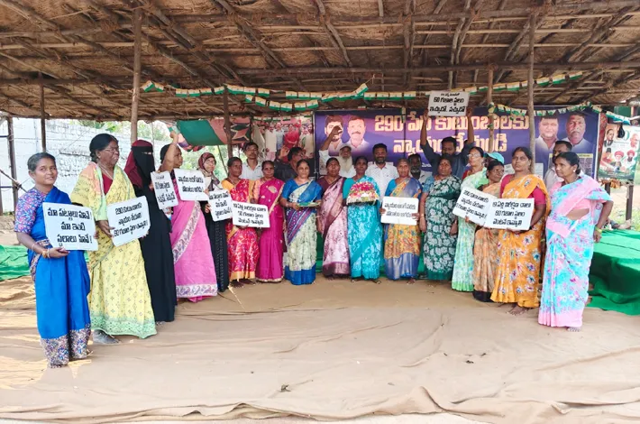 60 గజాల స్థలాల కోసం 107 రోజులుగా పోరాటం