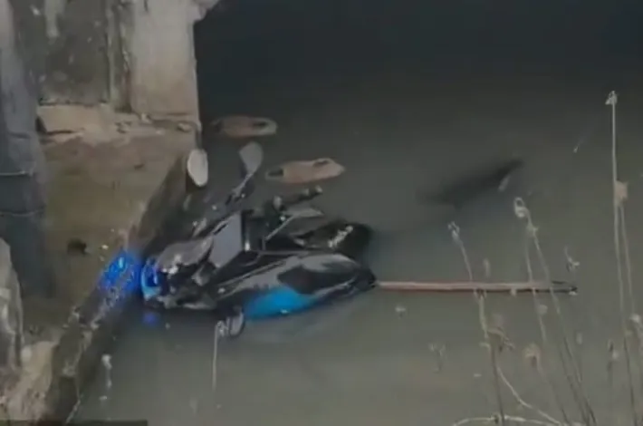 బ్రిడ్జి గుంతకు బలైన నిండు ప్రాణం