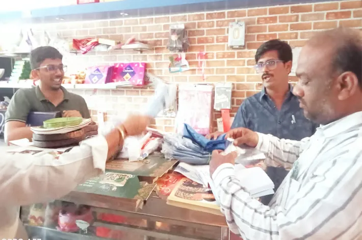 ప్లాస్టిక్ దుకాణాలకు జరిమానా