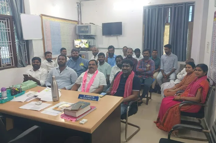 సీఎం టూర్..నేతల అరెస్టులు