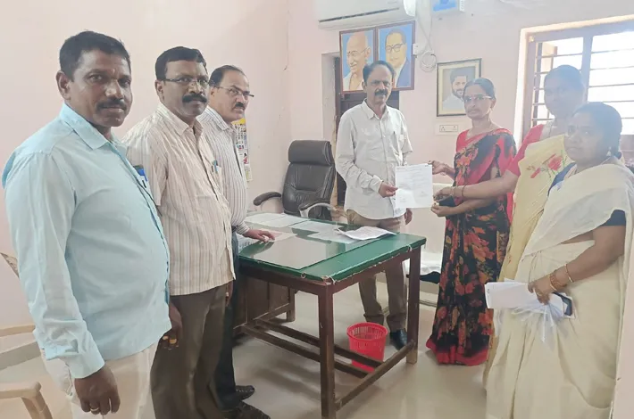 అక్రమ నిర్మాణాలు అడ్డుకోవాలని వినతి
