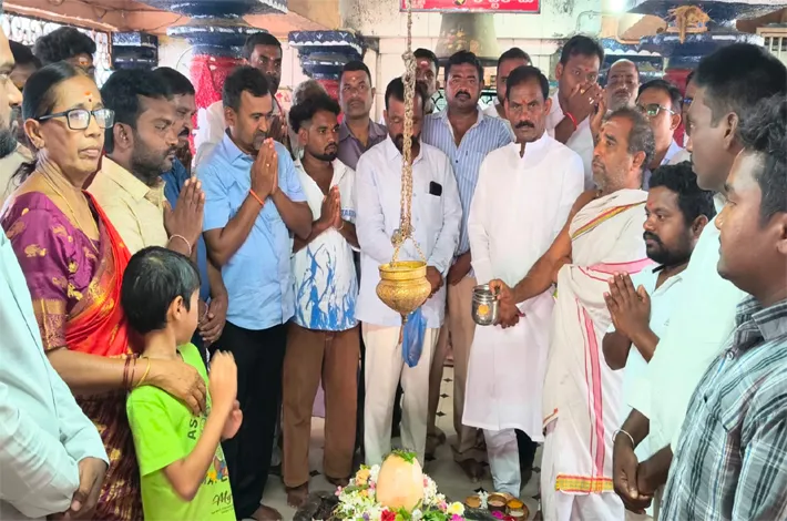 ఘనంగా మాజీ ఎమ్మెల్యే బాల్క సుమన్ జన్మదిన వేడుకలు