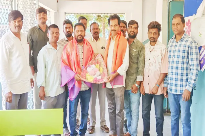 ఉత్తమ ఉపాధ్యాయులకు సన్మానం