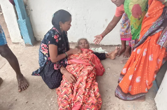 వంట మనిషి మృతితో పాఠశాలలో విషాదం
