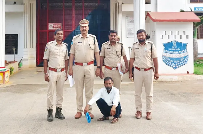 మొక్కజొన్న పంట సాగు చేస్తున్న వ్యక్తి అరెస్ట్