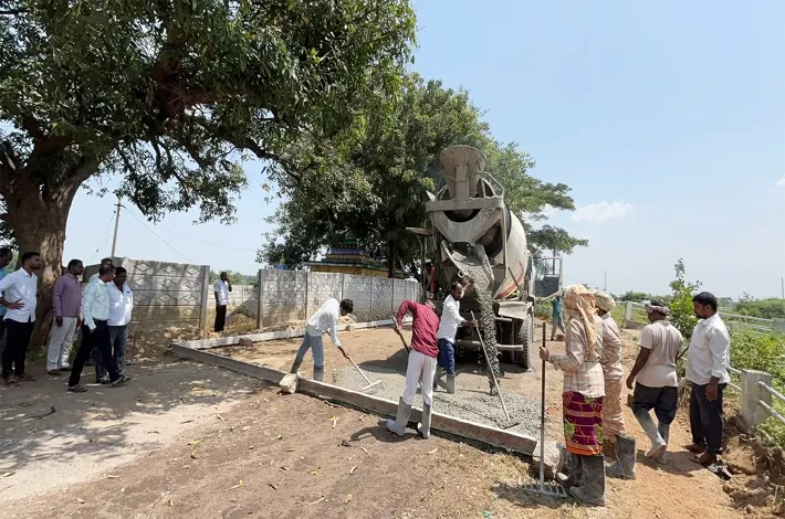 బతుకమ్మ వేళ అభివృద్ధికి శ్రీకారం!