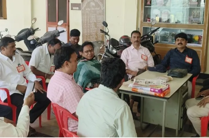 కేంద్ర,రాష్ట్ర విధానాలతో ప్రభుత్వ విద్య బలహీనం