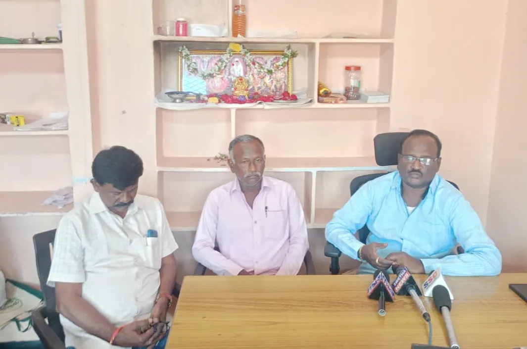 పేద వైశ్యులకు ఉచిత కాశీ తీర్థయాత్ర