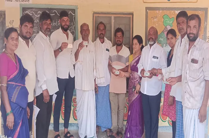 స్మార్ట్ రేషన్ కార్డుల పంపిణి