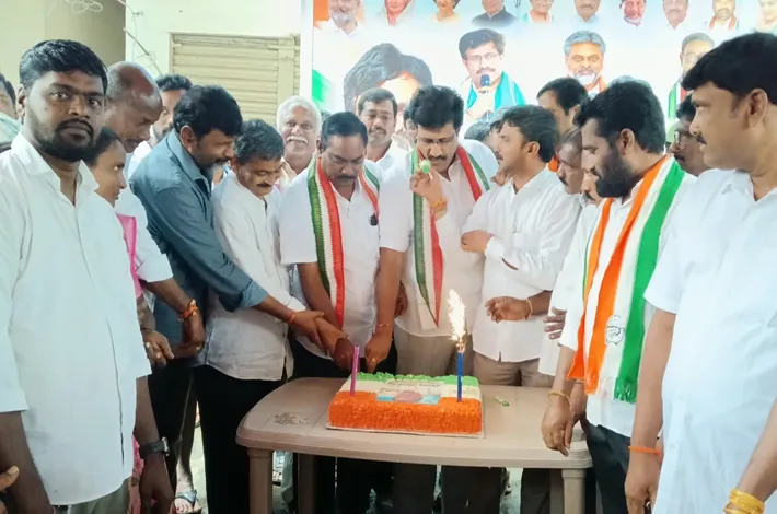 కొప్పుల అశోక్ ఆధ్వర్యంలో మంత్రి పొంగులేటి జన్మదిన వేడుకలు