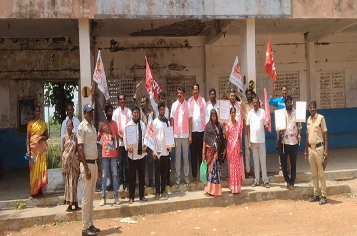 గరిడేపల్లి బస్టాండ్‌కు వసతులు కల్పించాలి