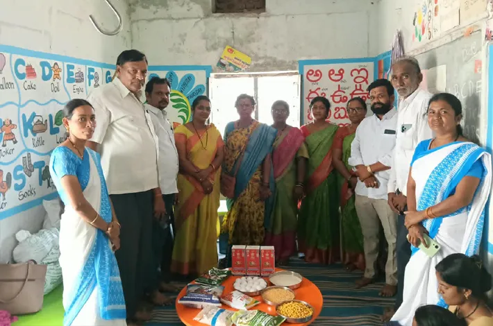 అంగన్వాడీ కేంద్రంలో పోషకాహార పంపిణీ