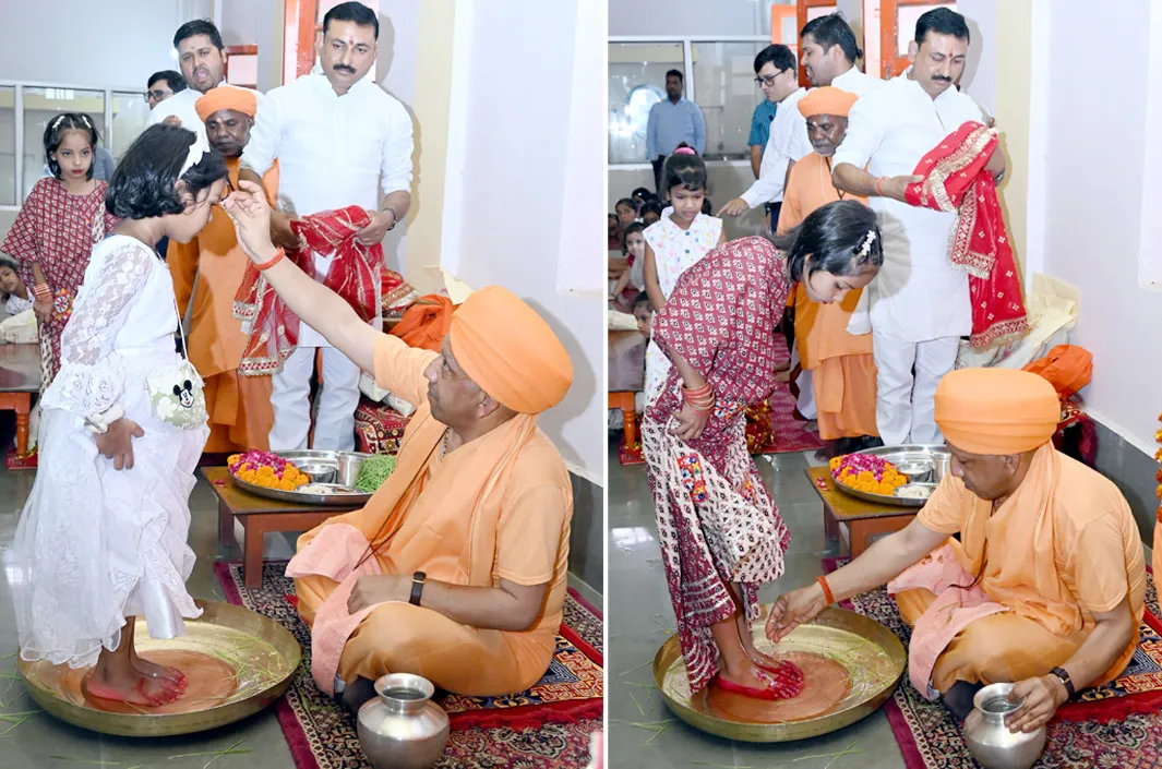 బాలికల పాదాలు కడిగిన సీఎం యోగి