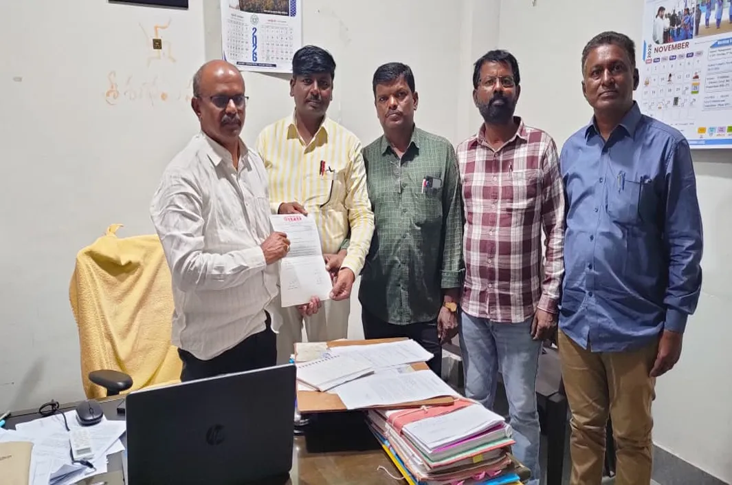 రెండేళ్లు పూర్తయినా ప్రొబేషన్ డిక్లరేషన్ ఏదీ?