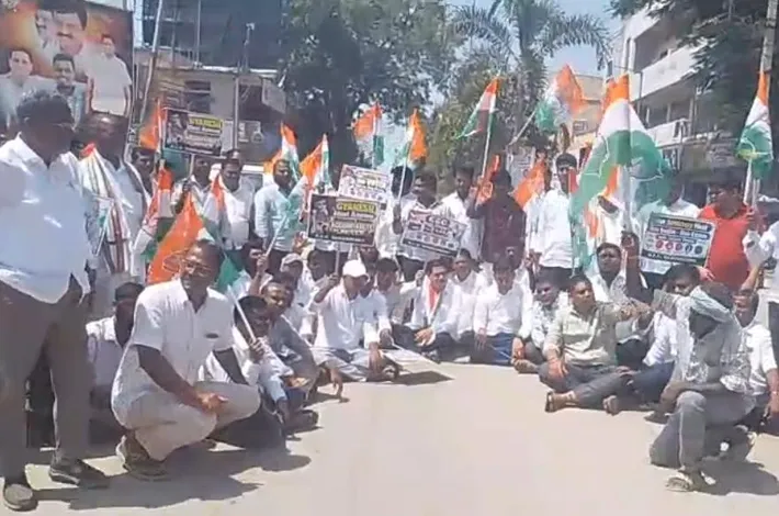 ఓటర్ల జాబితా సవరణపై కాంగ్రెస్ నిరసన
