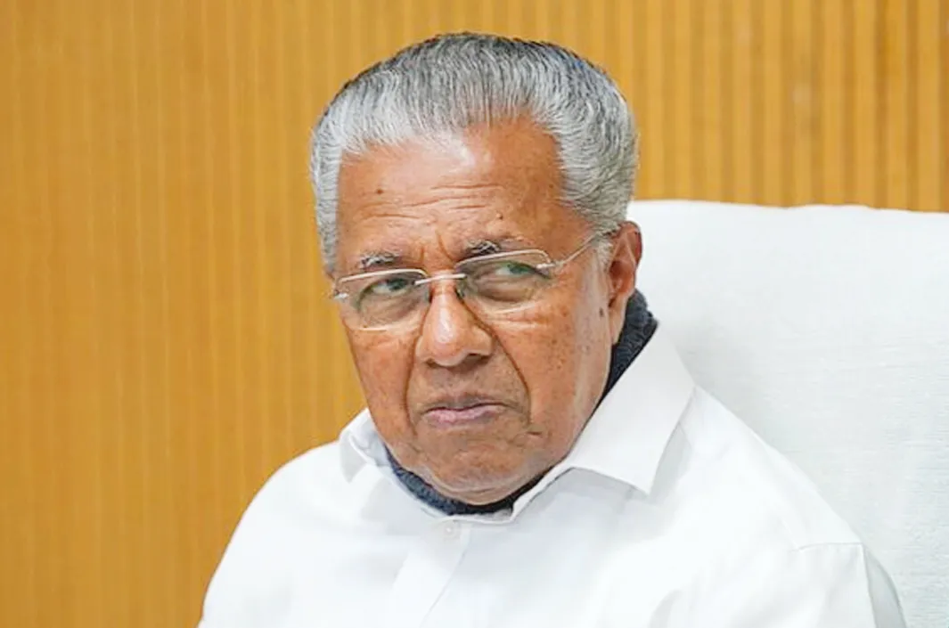 కేరళ మాజీ సీఎంపై రెండు ఎఫ్‌ఐఆర్‌లు