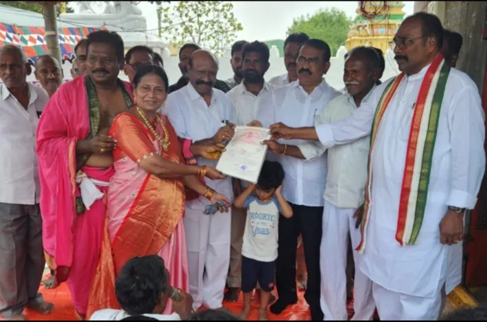 దేవాలయానికి భూ విరాళం