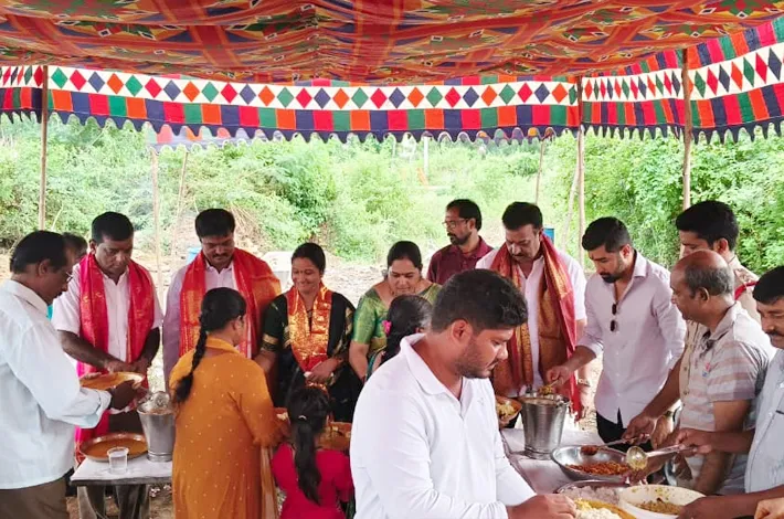 బసప్ప క్యాంపులో అన్నదానం