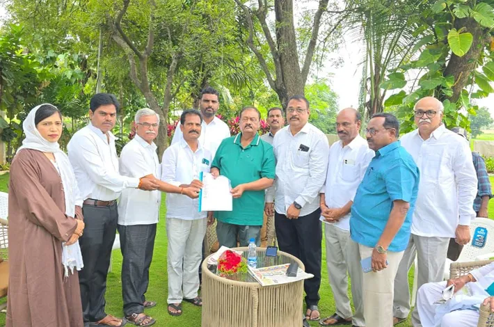 ప్రభుత్వ సలహాదారు కు బార్ అసోసియేషన్ ప్రతినిధుల వినతి 