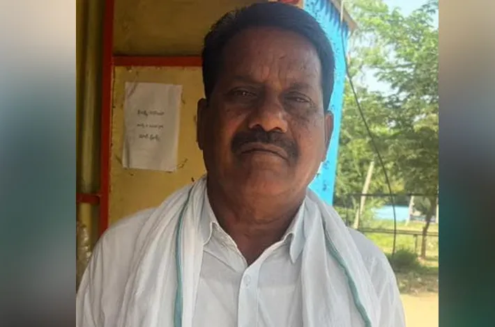 మండలాన్ని కరువు ప్రాంతంగా ప్రకటించి రుణాలు మాఫీ చేయాలి