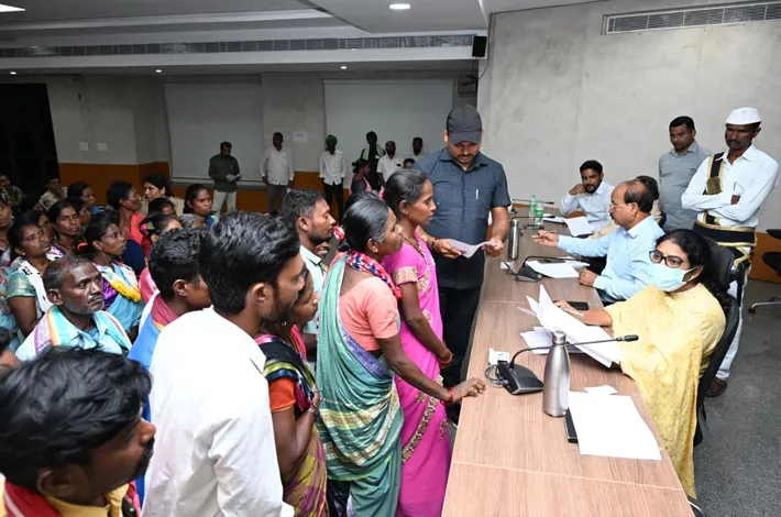 ప్రజావాణి దరఖాస్తులను సత్వరమే పరిష్కరించాలి 