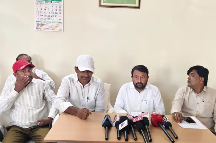 రోడ్లపై ధర్నా చేసే ముందు పదేళ్ల పాలనపై సమాధానం చెప్పాలి