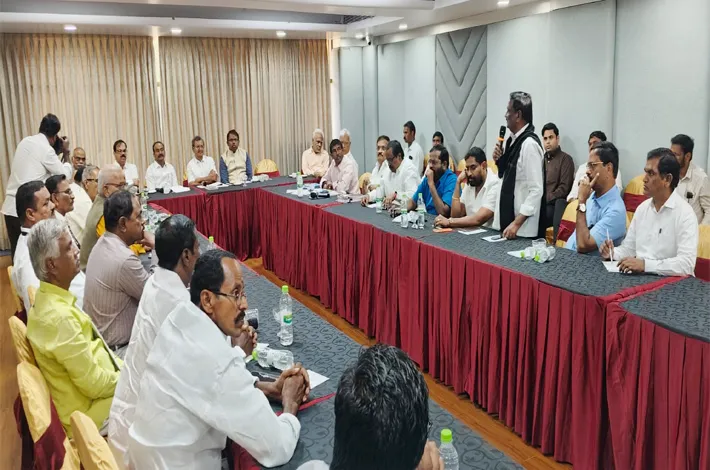 పరిపాలకులకు.. వ్యక్తిగత కక్షలు ఉండకూడదు
