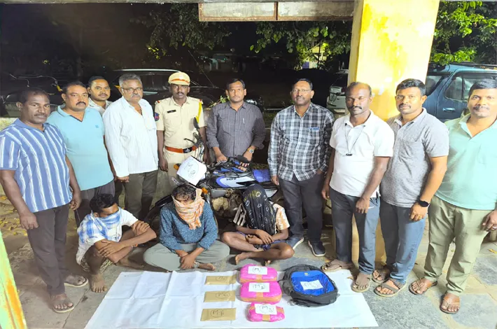 మణుగూరులో 4.1 కిలోల గంజాయి స్వాధీనం