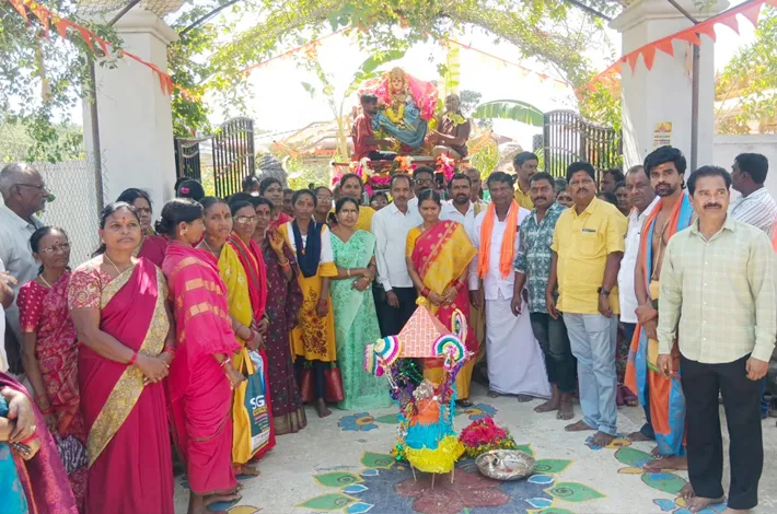 దుర్గాదేవి ఉత్సవ విగ్రహ నిమజ్జన శోభాయాత్ర 