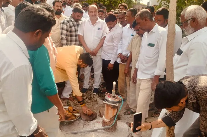 పల్లెబాట పట్టిన ఎమ్మెల్యే..