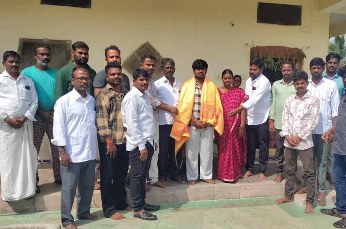 MBBS డాక్టర్ సీటు సాధించిన జాం సూర్యప్రతాప్కు