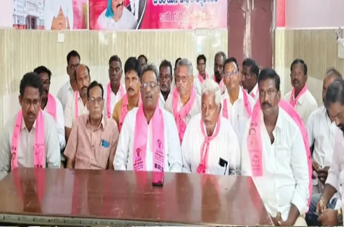 టేకు చెట్ల నరికివేతపై విచారణకు బీఆర్ఎస్ డిమాండ్