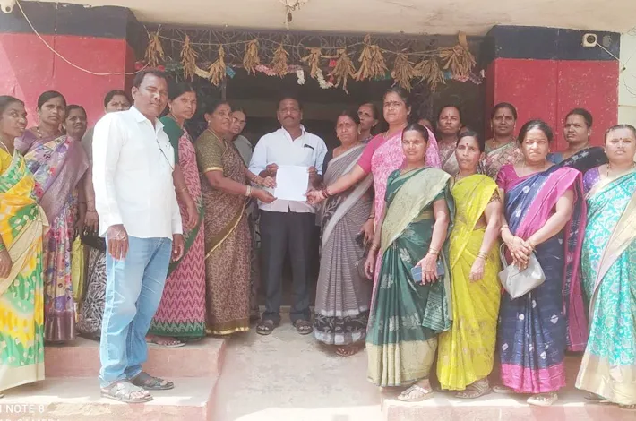 BLOలకు అందని సర్ పారితోషికం